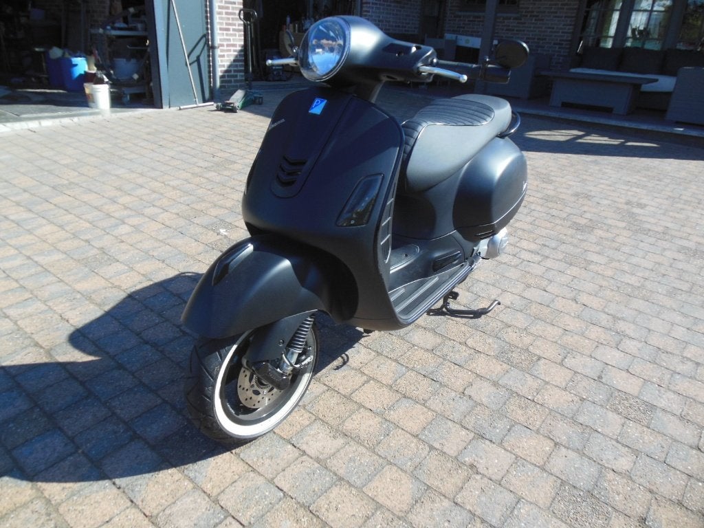vespa gts 300, Scooter, 300 cc, Nieuw, Particulier