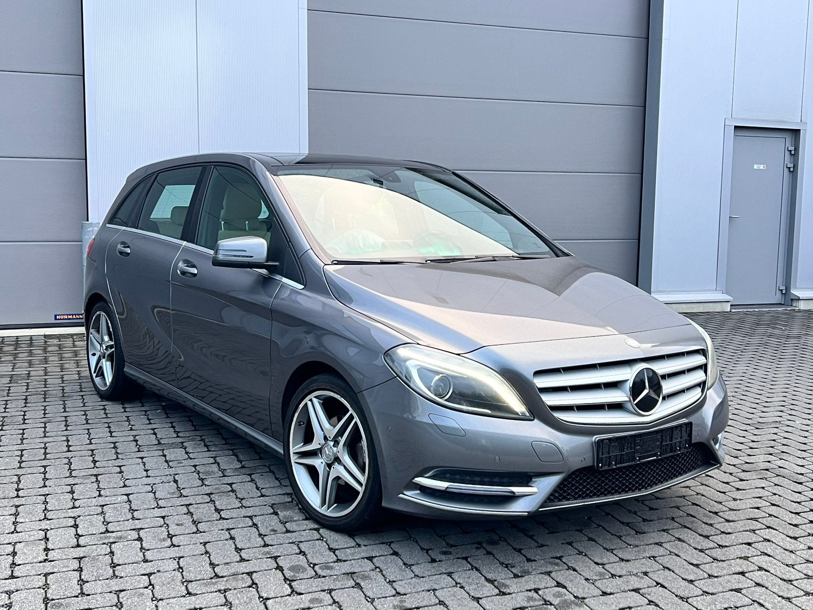 Mercedes-Benz B180 1.5 Diesel Automaat 2014 full option, Auto's, Automaat, Euro 5, Bedrijf, Diesel