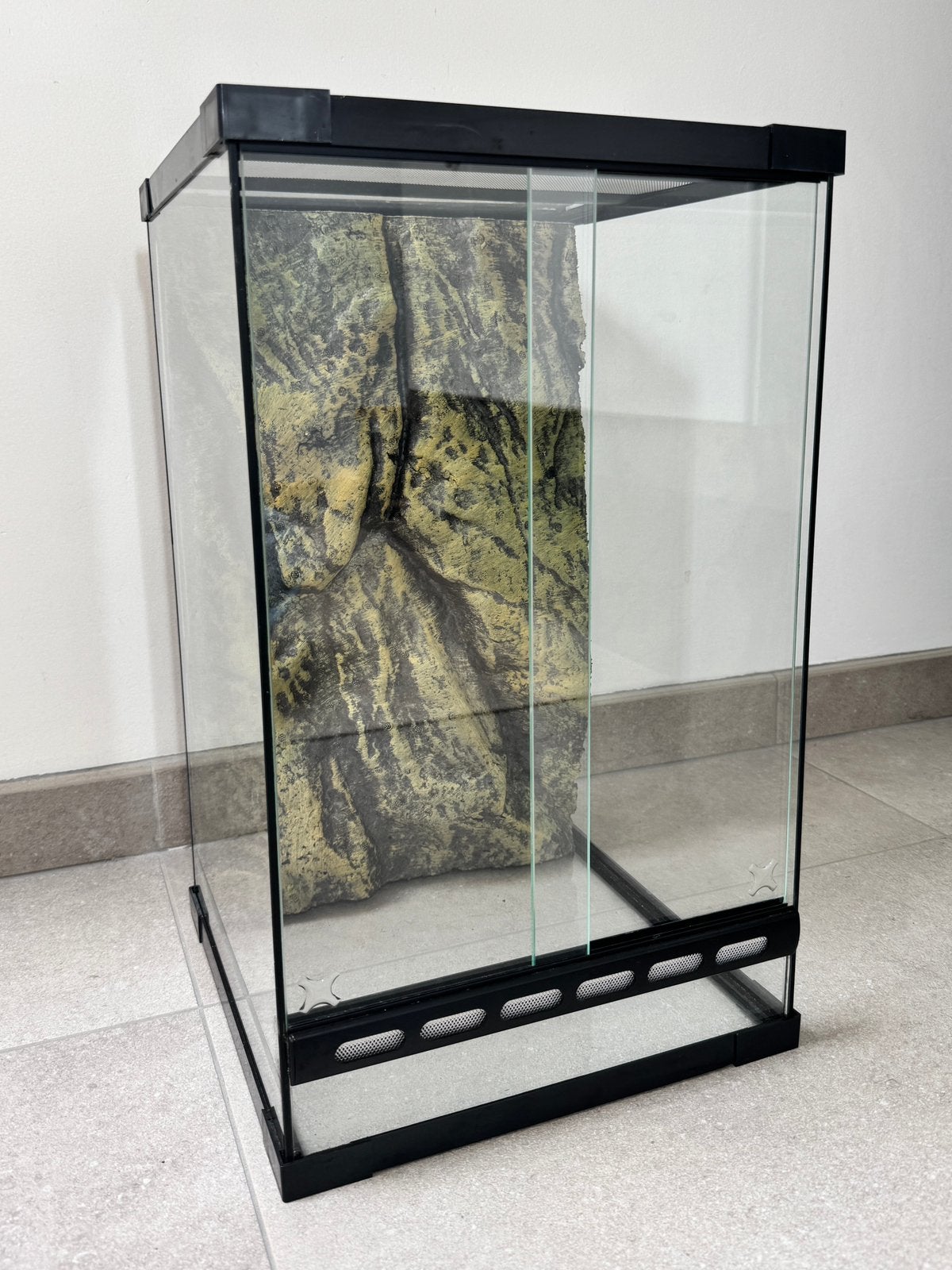 Terrarium 30x30x50cm met achterwand, Ophalen, Zo goed als nieuw