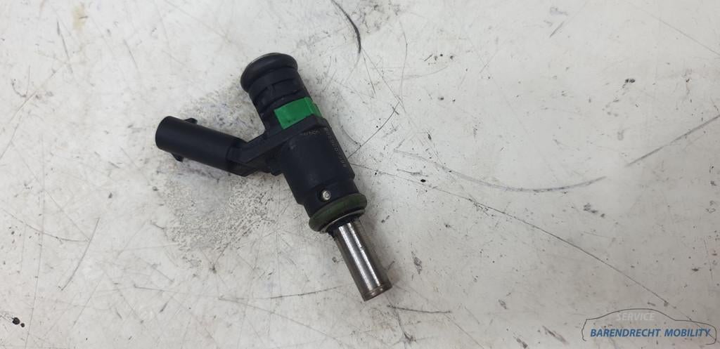 Benzine injector Mercedes A B Klasse 200 turbo 2.0 000078912, Gebruikt, Mercedes-Benz AG, Mercedes-Benz, Mercedesstrasse 120
70372  Stuttgart, DE