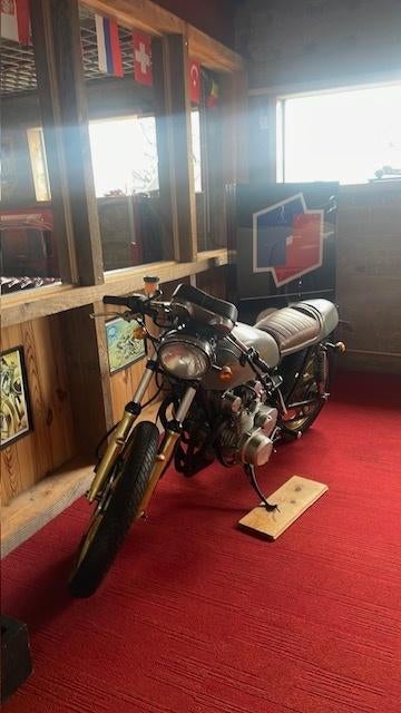 Suzuki GS 550 Cafe Racer Oldtimer 1980 Belgische Documenten, Motoren, 4 cilinders, Bedrijf, 12 t/m 35 kW