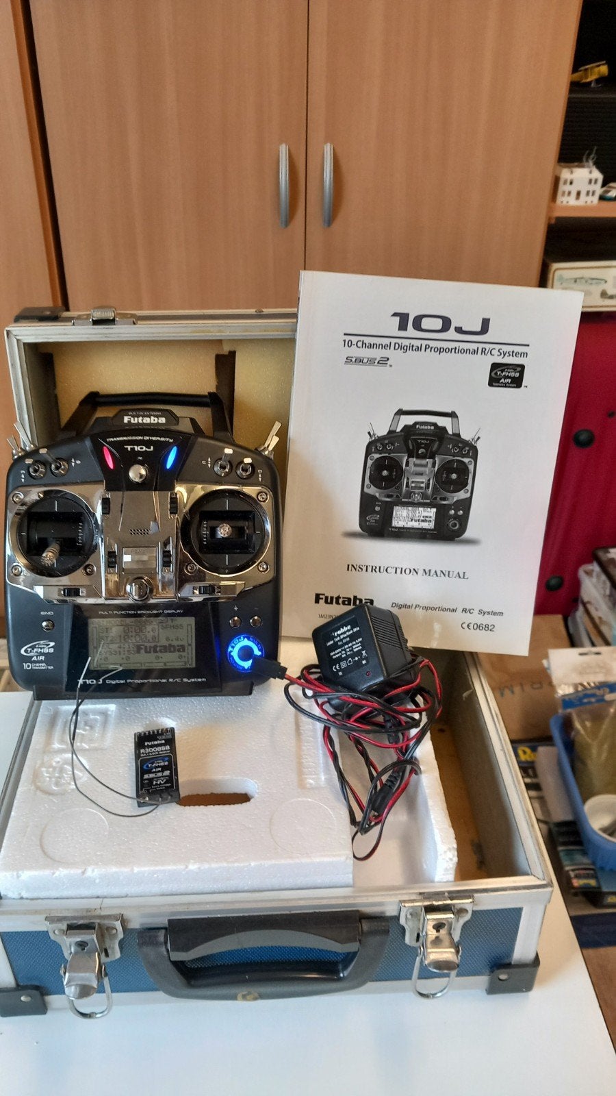 Futaba T10J en ontvanger, Hobby & Loisirs créatifs, Enlèvement, Utilisé