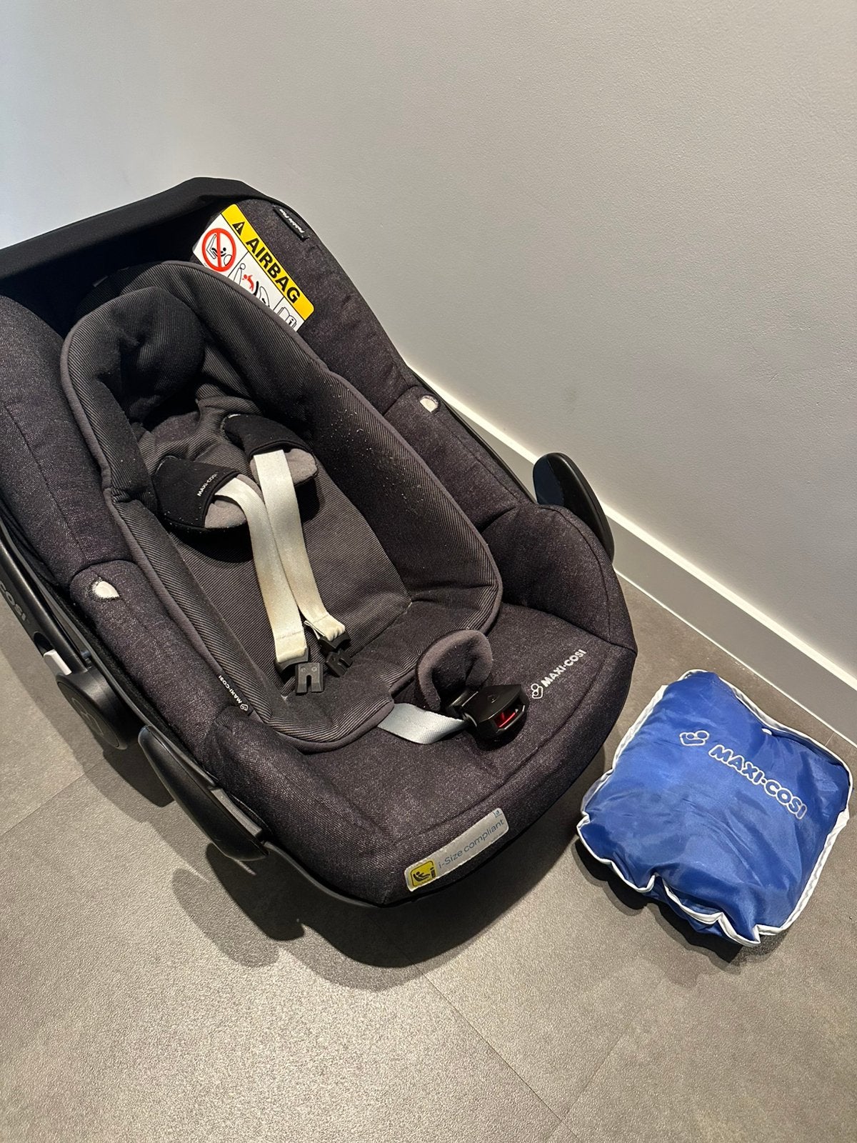 Maxi cosi, Kinderen en Baby's, Autostoeltjes, Ophalen, Autogordel of Isofix, Zo goed als nieuw, 0 t/m 13 kg