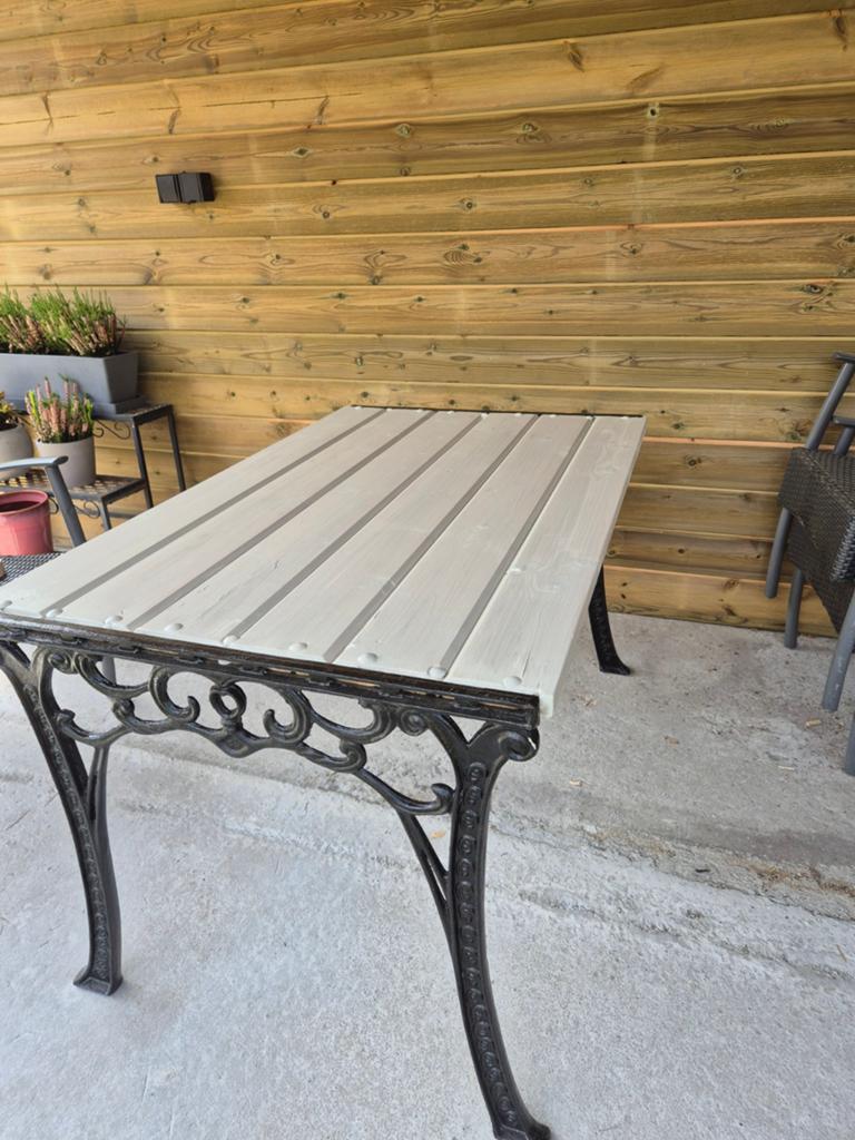 Unieke klassieke  decoratieve (tuin)tafel, Ophalen