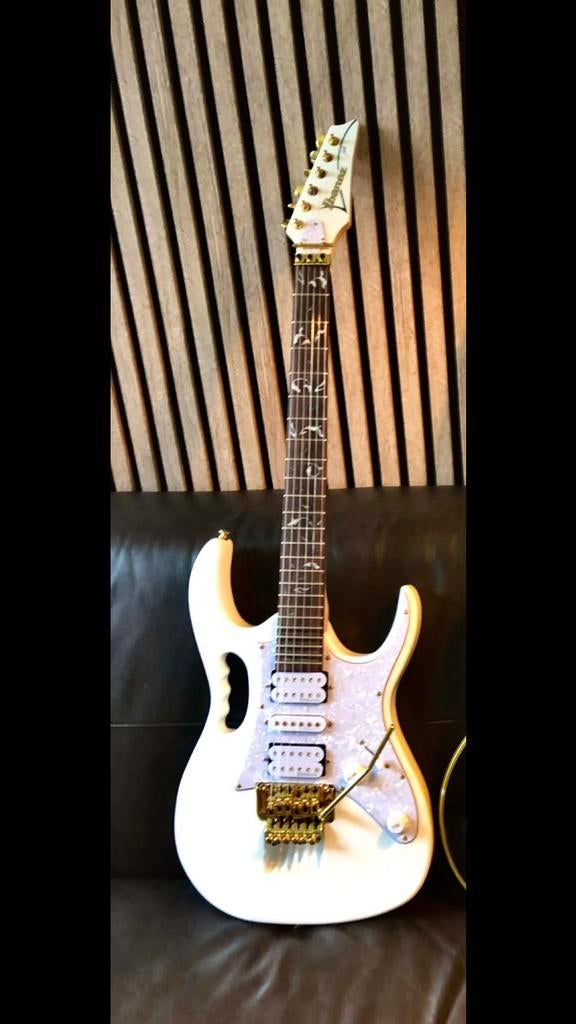 Ibanez gitaar Steve Vai model, Muziek en Instrumenten, Snaarinstrumenten | Gitaren | Elektrisch, Zo goed als nieuw, Ibanez, Ophalen of Verzenden