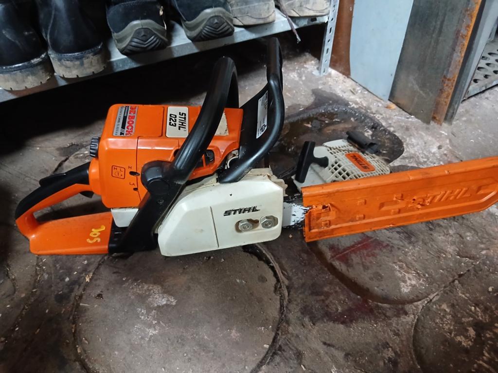 Stihl 023 kettingzaag voor herstelling/onderdelen, Tuin en Terras, Ophalen