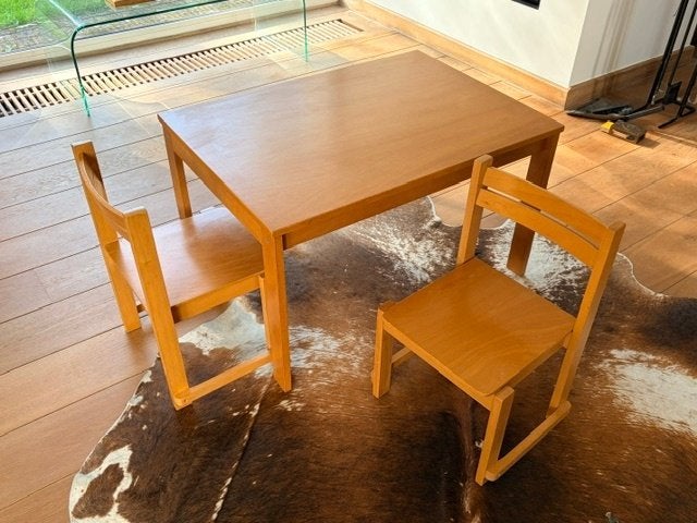 Moderne kleine kindertafel + 2 stoelen, massief beukenhout, Ophalen, Zo goed als nieuw, Stoel(en)