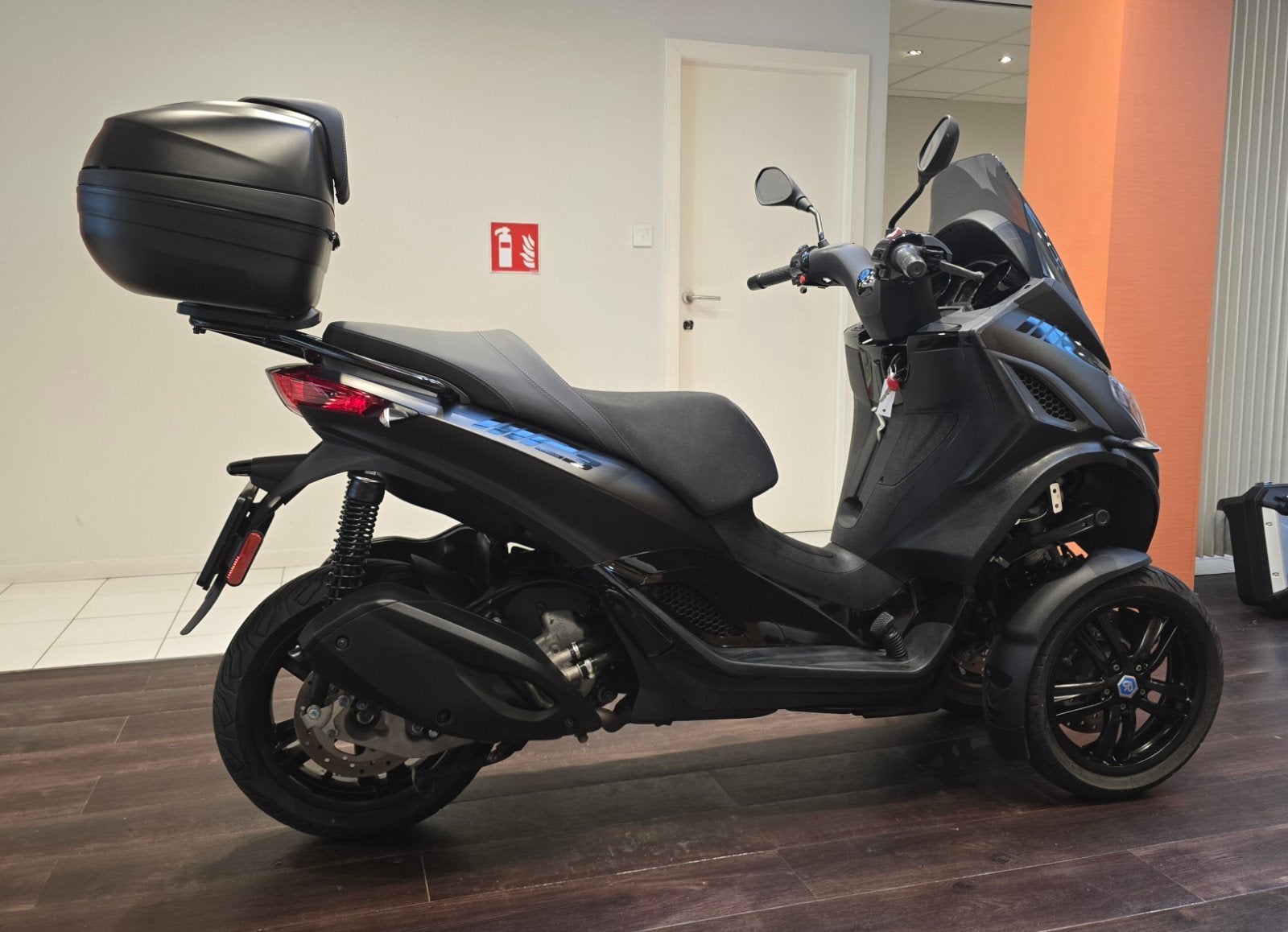 Piaggio MP3 300**2024**2.500km**Garantie, Motos, 300 cm³, Entreprise, Permis Moto A1 minimum, ABS