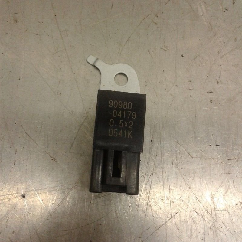 RELAIS Toyota Auris (E15) (01-2006/09-2012) (|9098004179|), Gebruikt, Toyota