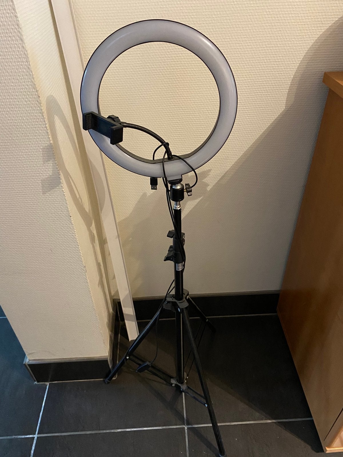Led ringlamp, Ophalen, Zo goed als nieuw, Telefoonhouder