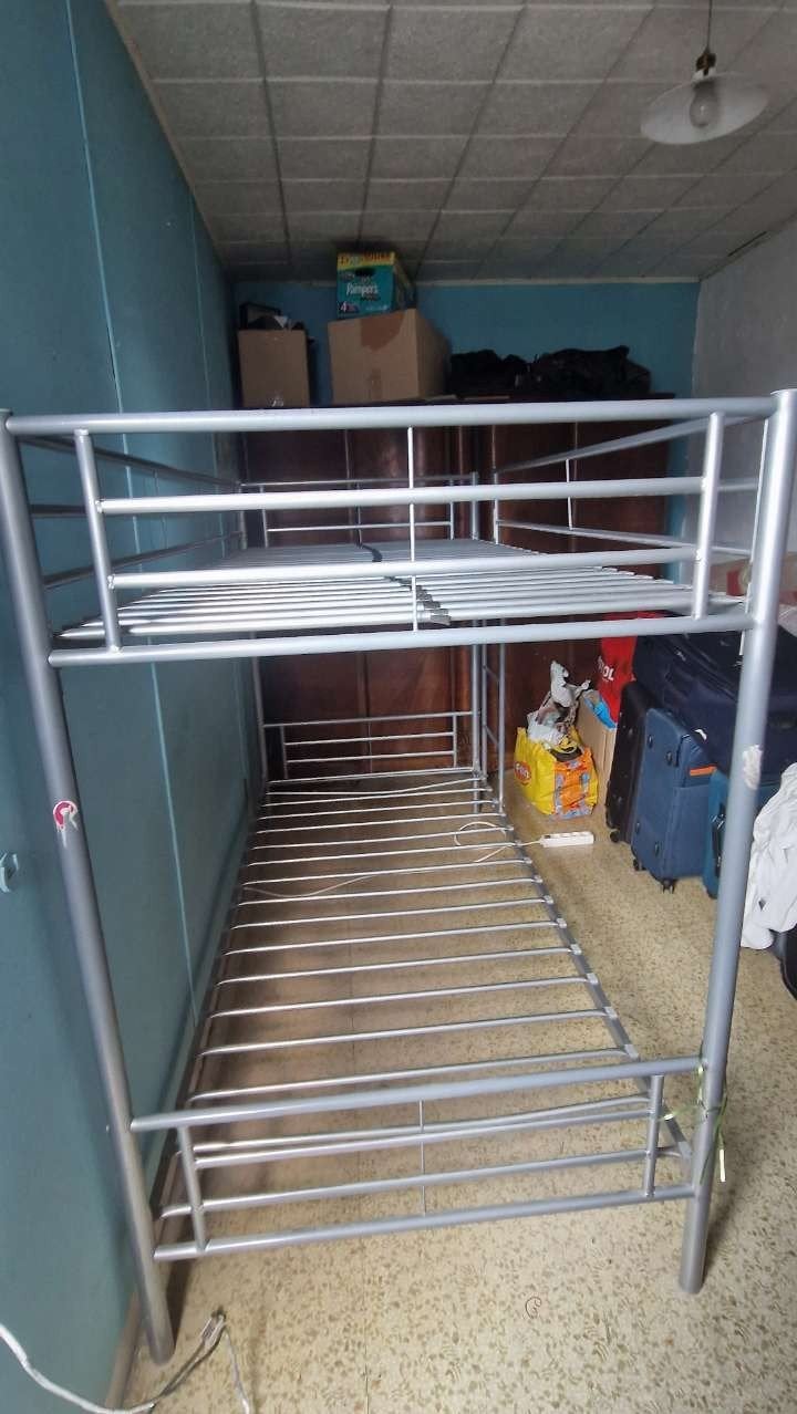 Stapelbed zonder matras, Huis en Inrichting, Slaapkamer | Bedden, Gebruikt, Tweepersoons, 100 cm, 210 cm, Metaal, Grijs, Ophalen