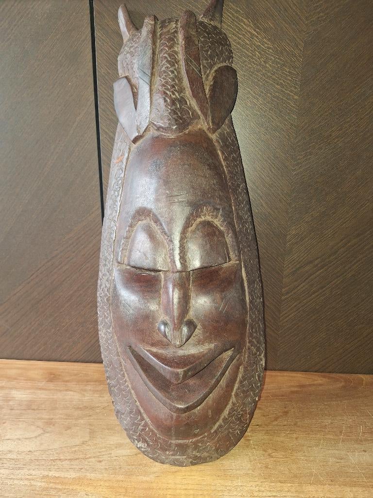 Masque Africain, Ophalen