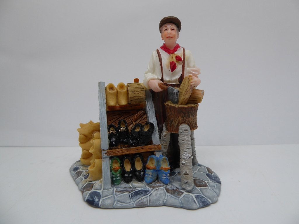 Luville Item  making wooden shoes  601580, Ophalen of Verzenden, Zo goed als nieuw
