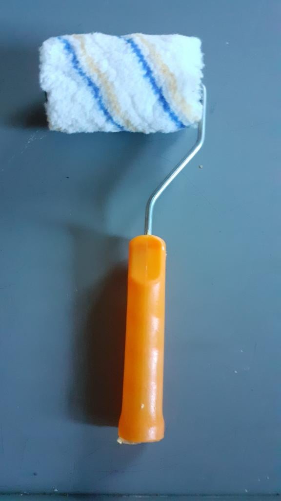 Rouleau de peinture avec manche 10 cm de large, Bricolage & Construction, Matériel de peinture, Enlèvement ou Envoi