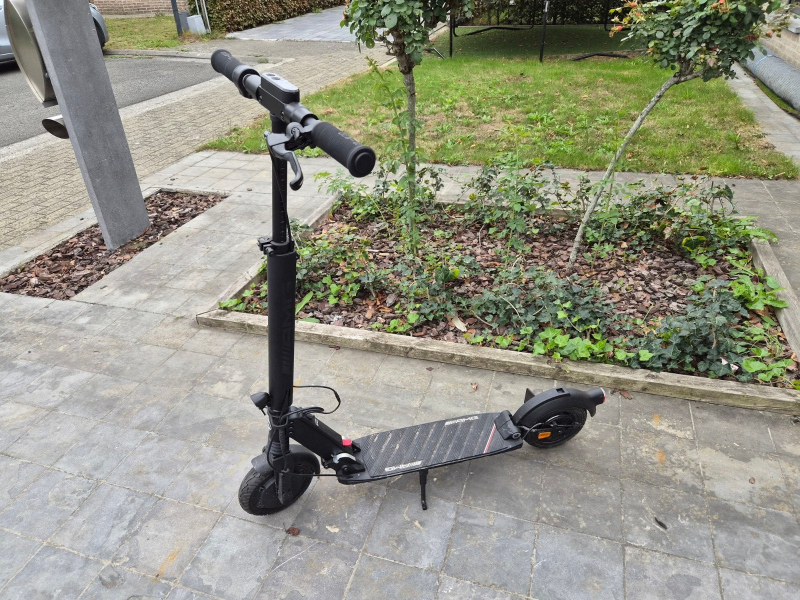 Étape Mercedes AMG, Enlèvement, Comme neuf, Step électrique (E-scooter), Mercedes