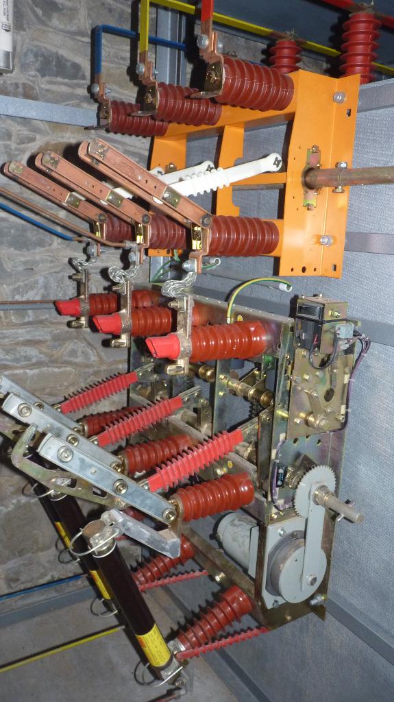 cabine  HAUTE TENSION, Bricolage & Construction, Enlèvement, Comme neuf, Interrupteur