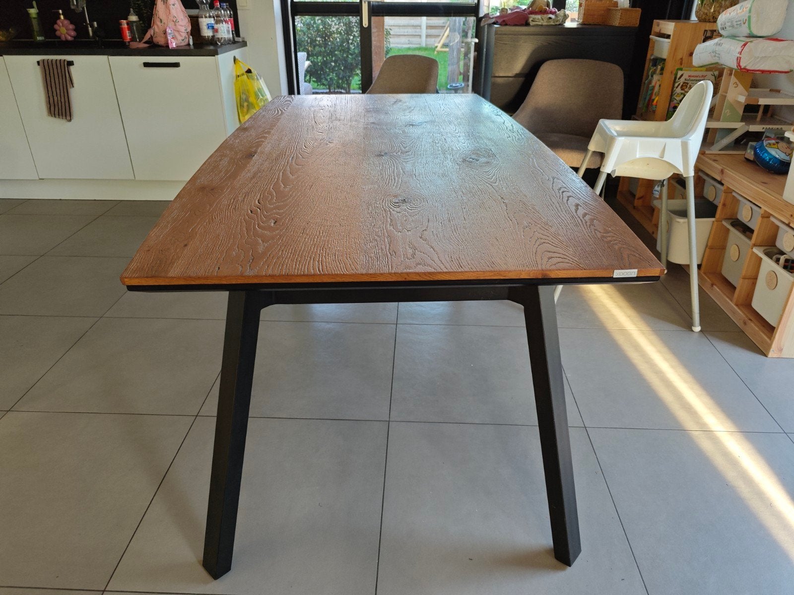 Table de salle à manger Xooon, Enlèvement
