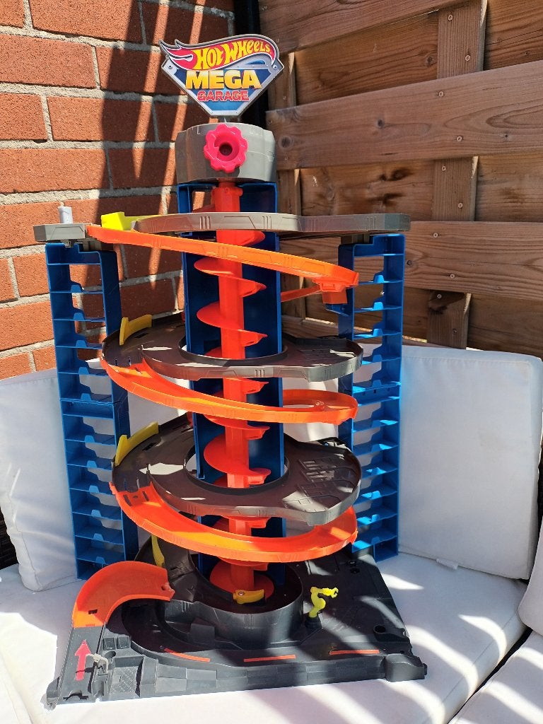 Hotweels mega garage, Ophalen, Zo goed als nieuw, Hot Wheels