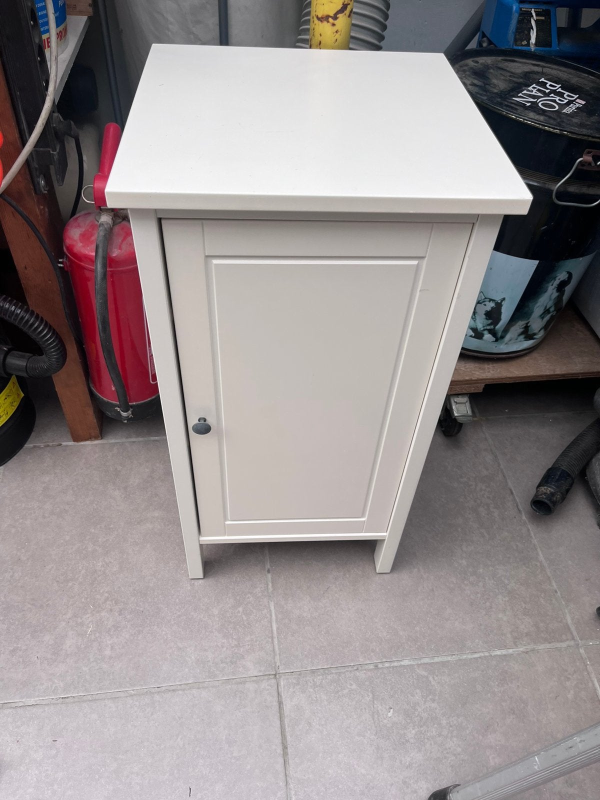 Table de chevet IKEA blanche solide à vendre, 70 cm ou plus, Comme neuf, Moins de 45 cm, Enlèvement