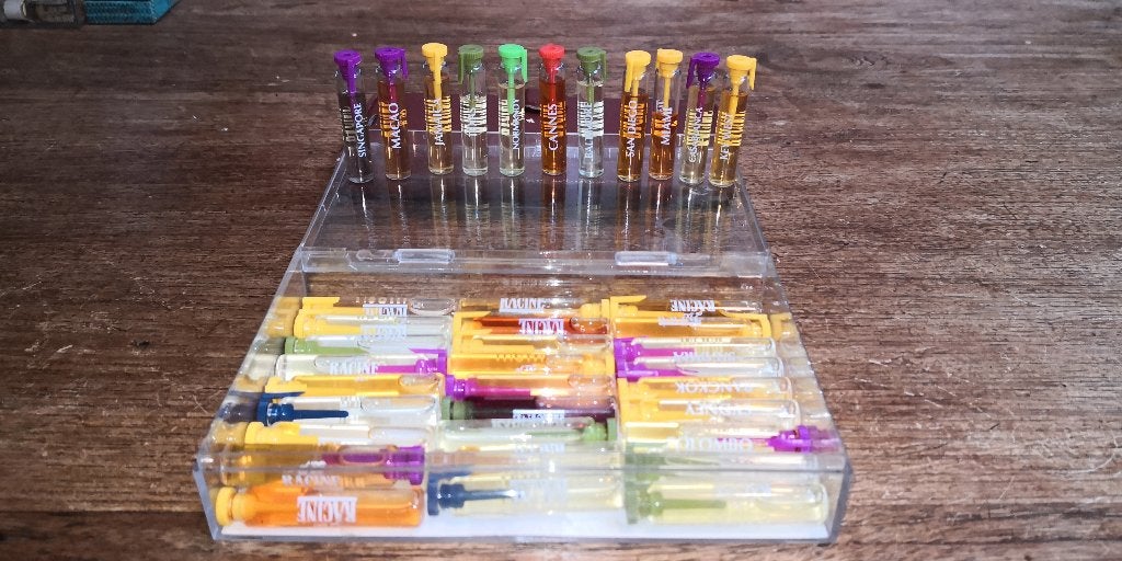 RACINE Vintage Lot vials testers lot. 39 pieces PARFUM, Ophalen of Verzenden, Nieuw, Proef of Tester, Gevuld