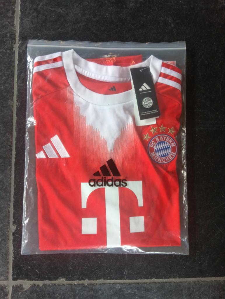 Bayern München Olise shirt maat L, Sport en Fitness, Voetbal, Maat L, Ophalen of Verzenden, Nieuw, Shirt