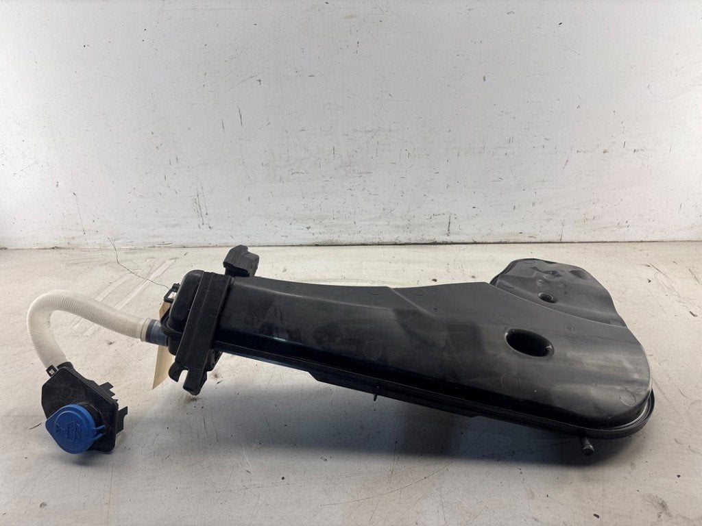 LAVE-GLACE RESERVOIR AVANT (|738834901|67127388349|15889615|, Utilisé, BMW, Petuelring 130
80809  München, DE, Bayerische Motoren Werke AG