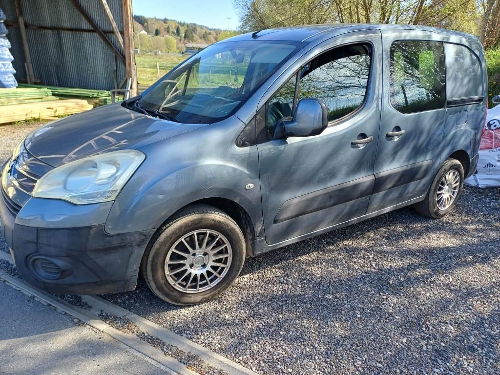 Citroen berlingo, 6 portes, 3 places, Boîte manuelle, Entretenue par le concessionnaire