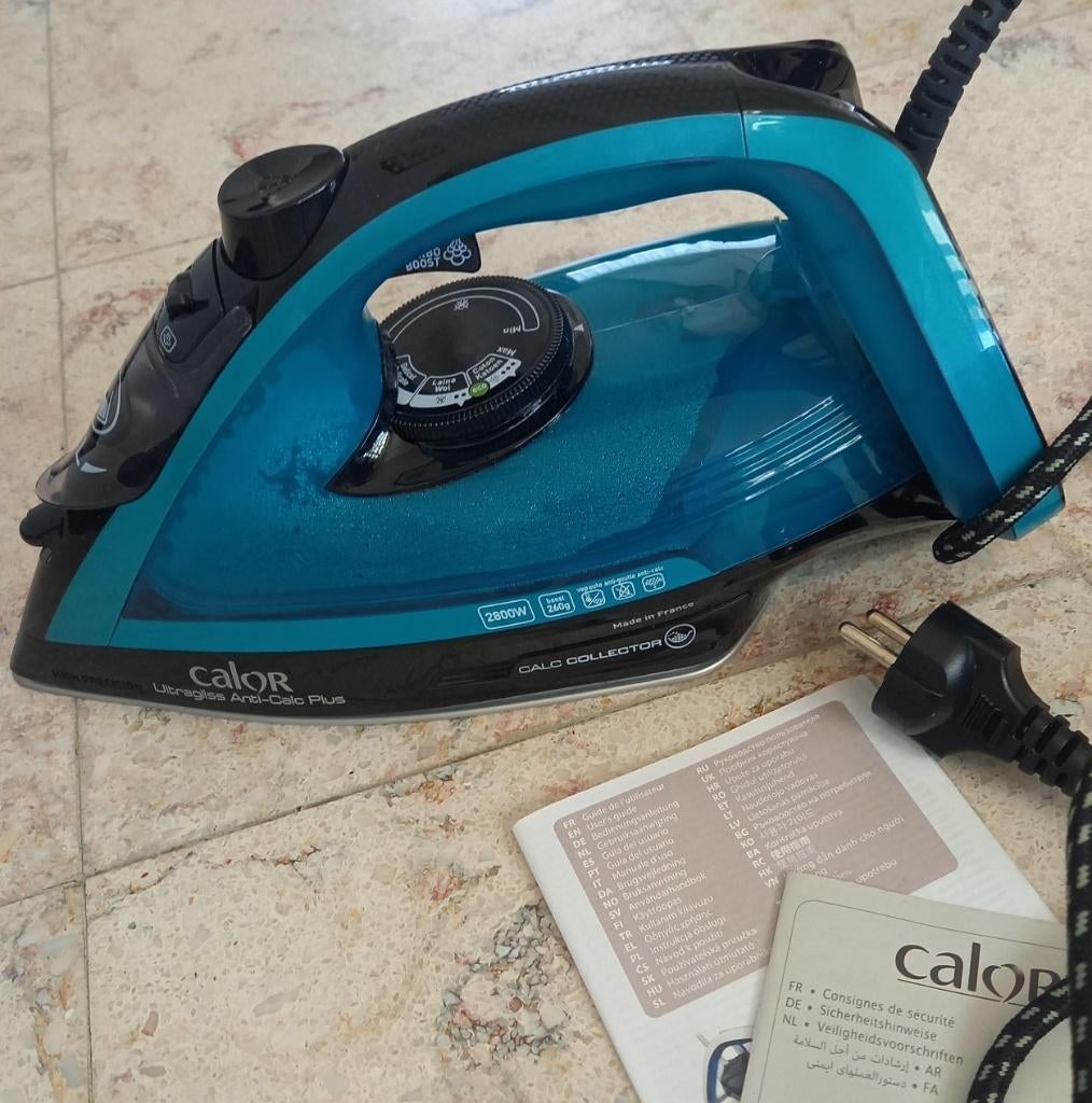 Stoomstrijkijzer, Elektronische apparatuur, Strijkijzers en Strijkplanken, Ophalen, Zo goed als nieuw, Strijkijzer met snoer