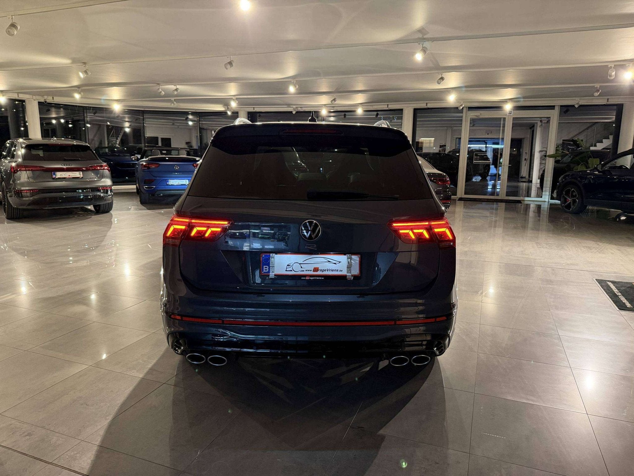 Volkswagen Tiguan R 320PK 4 MOTION DSG * PANO * 21" * SCHAAL, Argent ou Gris, Euro 6, Noir, 5 portes