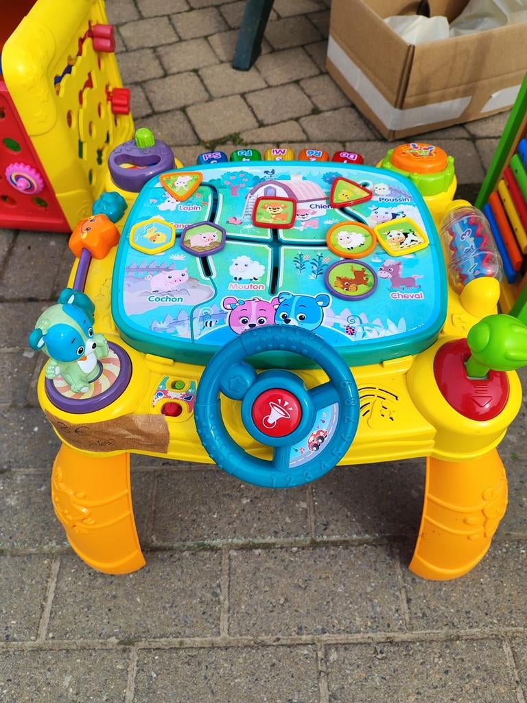 Table de jeux bébé, Enfants & Bébés, Jouets | Tables de jeux, Enlèvement