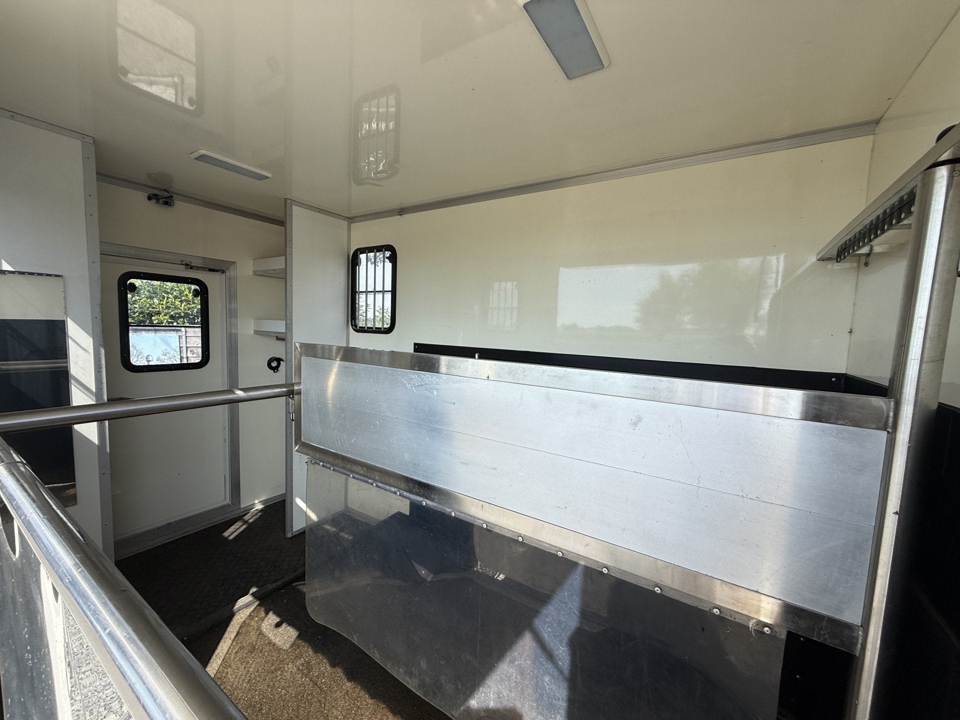 Mercedes-Benz Sprinter | HORSETRUCK | TVW | CLASSIC 3XL | 20, Weduwestraat 12
4884MV  WERNHOUT, NL, Paardenwagentje NL | MVV HORSETRUCKS
