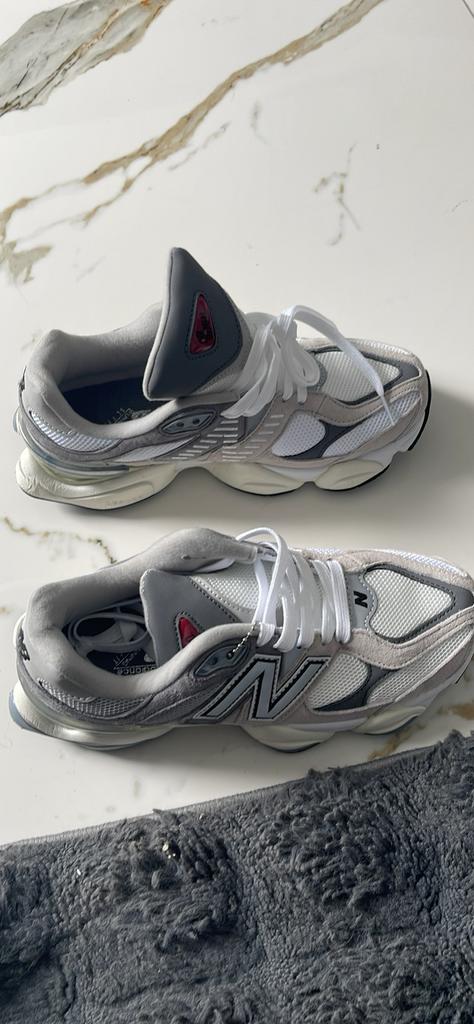 New balance 9060, Sports & Fitness, Course, Jogging & Athlétisme, Neuf, Autres marques, Enlèvement ou Envoi, Chaussures de course à pied