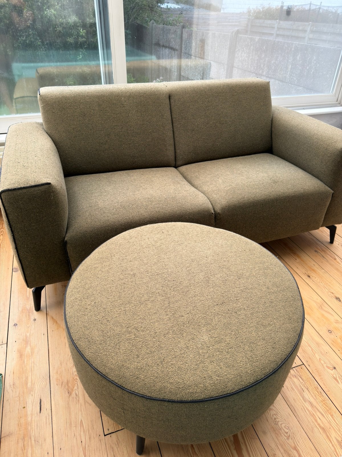 Tweezit zetel met matching voetenbank van Xooon, Maison & Meubles, Canapés | Sofas & Chaises Longues, 75 à 100 cm, 150 à 200 cm