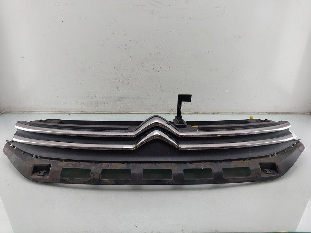 CALANDRE Citroën C3 (SX / SW) (|98120634XT|9812063477|), Utilisé, Citroën