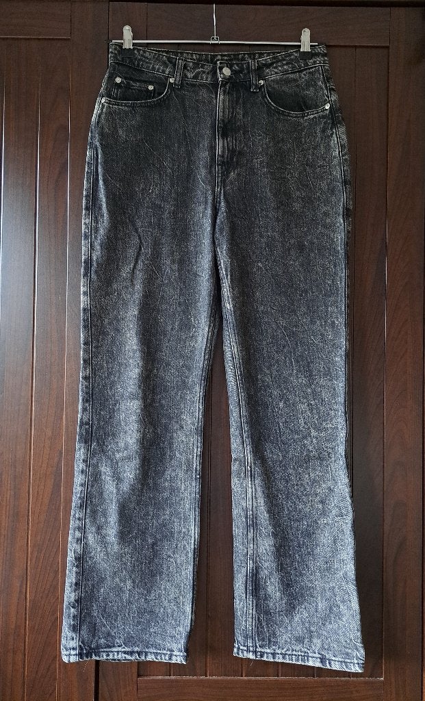 Mooie jeansbroek Weekday maat 29/30, Kleding | Dames, Verzenden, Zwart, Weekday, Zo goed als nieuw