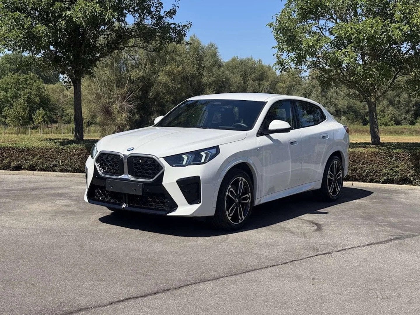 BMW X2 sDrive20i M Sport / HUD / 360CAM / ICONIC GLOW, 1645 kg, 5 portes, Phares entièrement LED, 5 places