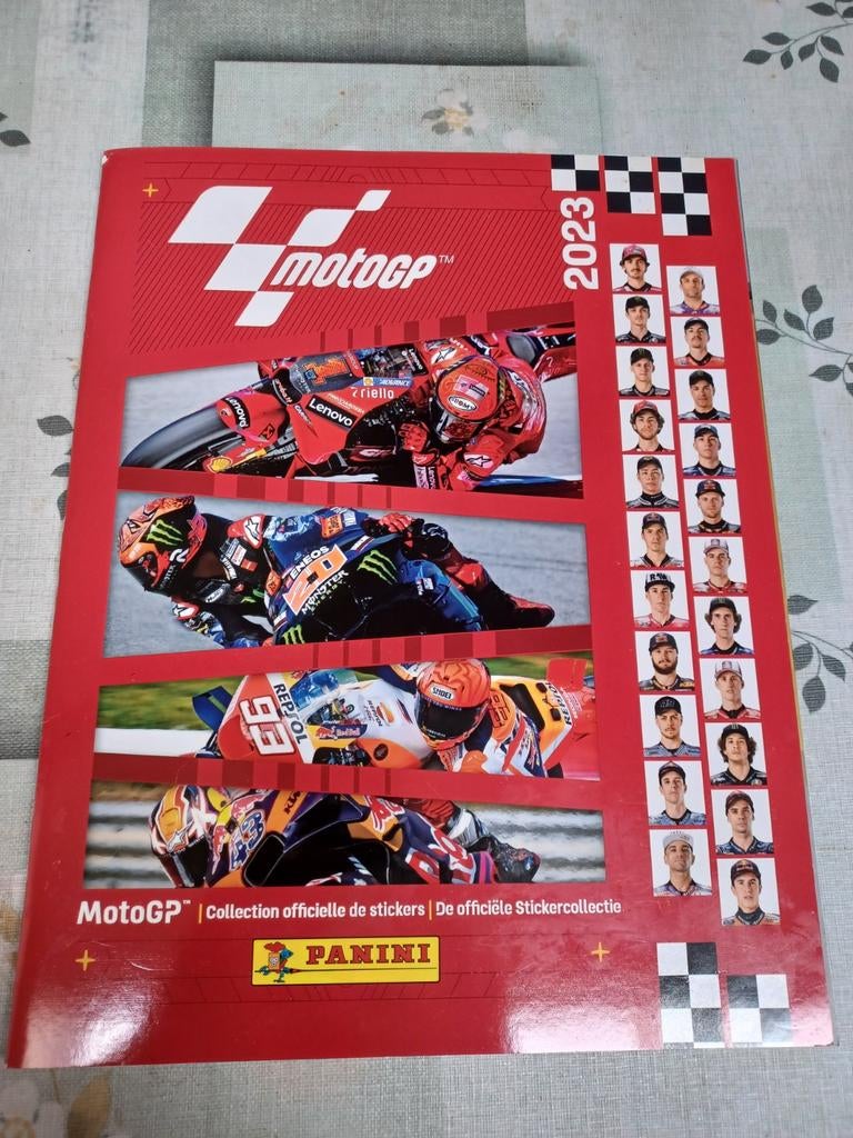 Boek van moto GP van panini 2023, Enlèvement