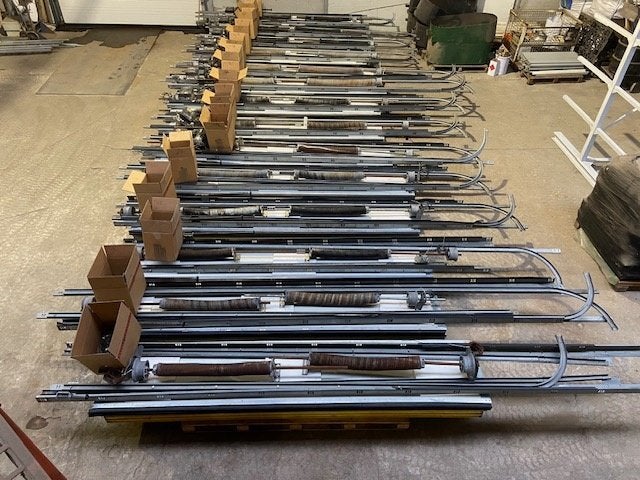 9 PORTES INDUSTRIELLES AVEC/SANS MOTEUR, Enlèvement, Utilisé, Fer