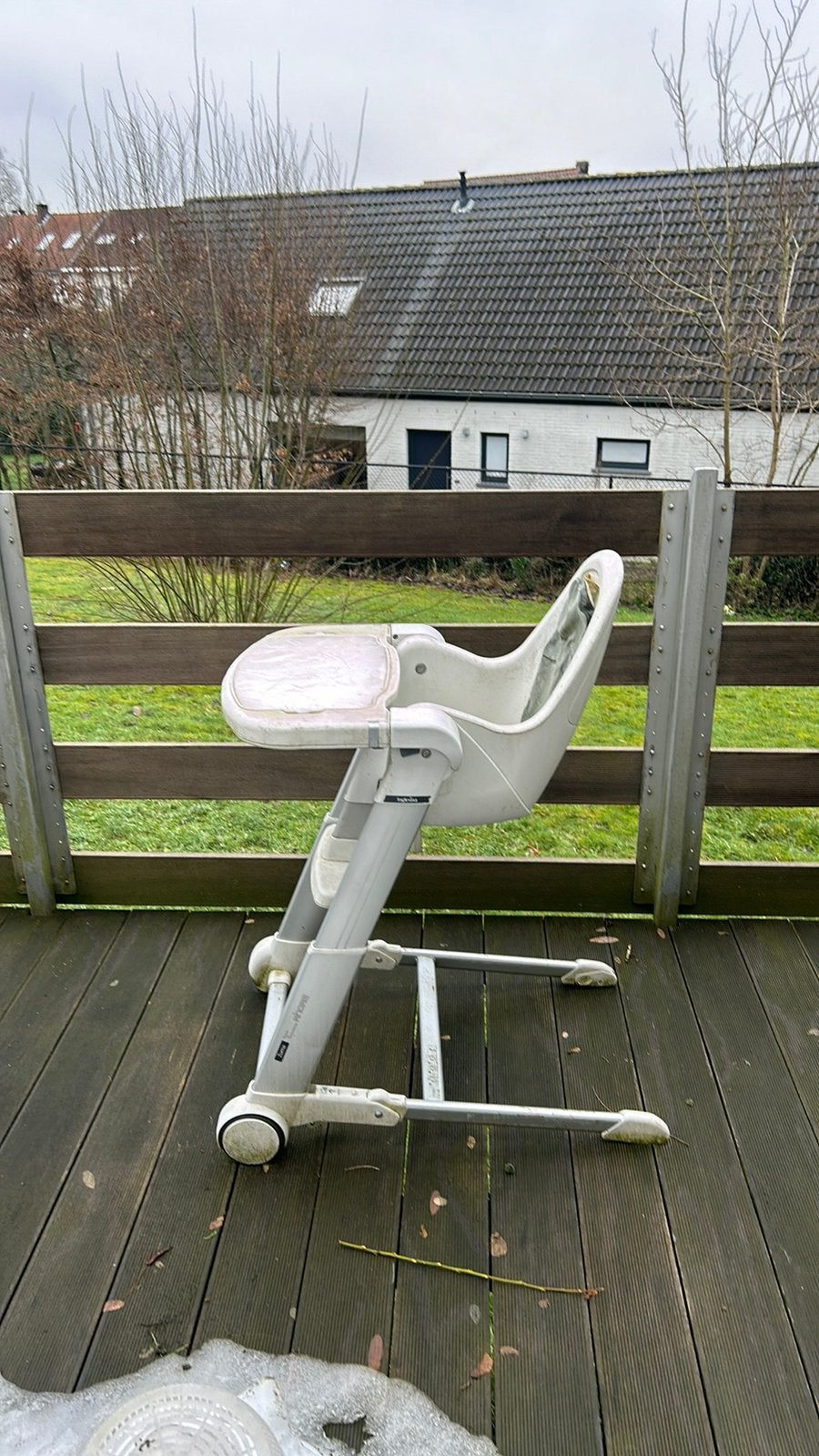 Chaise haute d exterieur (a laver), Enlèvement, Utilisé