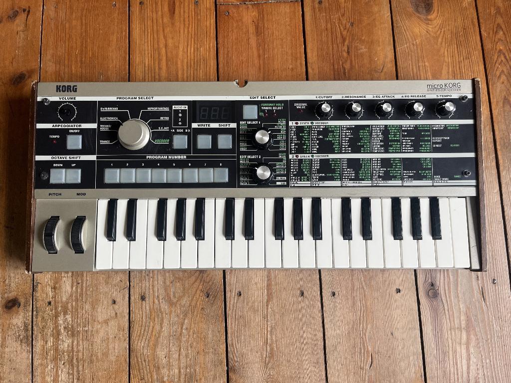 microKORG (1e generatie) synthesizer-vocoder, Muziek en Instrumenten, Synthesizers, Ophalen of Verzenden, Gebruikt, Overige aantallen