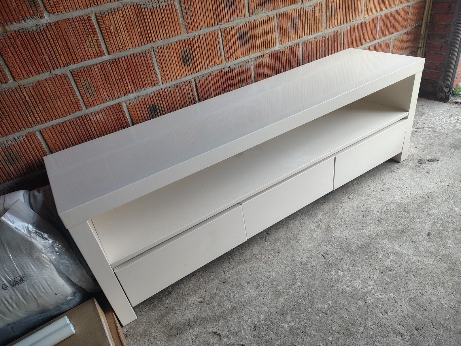 Witte tv kast en salontafel, Ophalen, Zo goed als nieuw, Modern