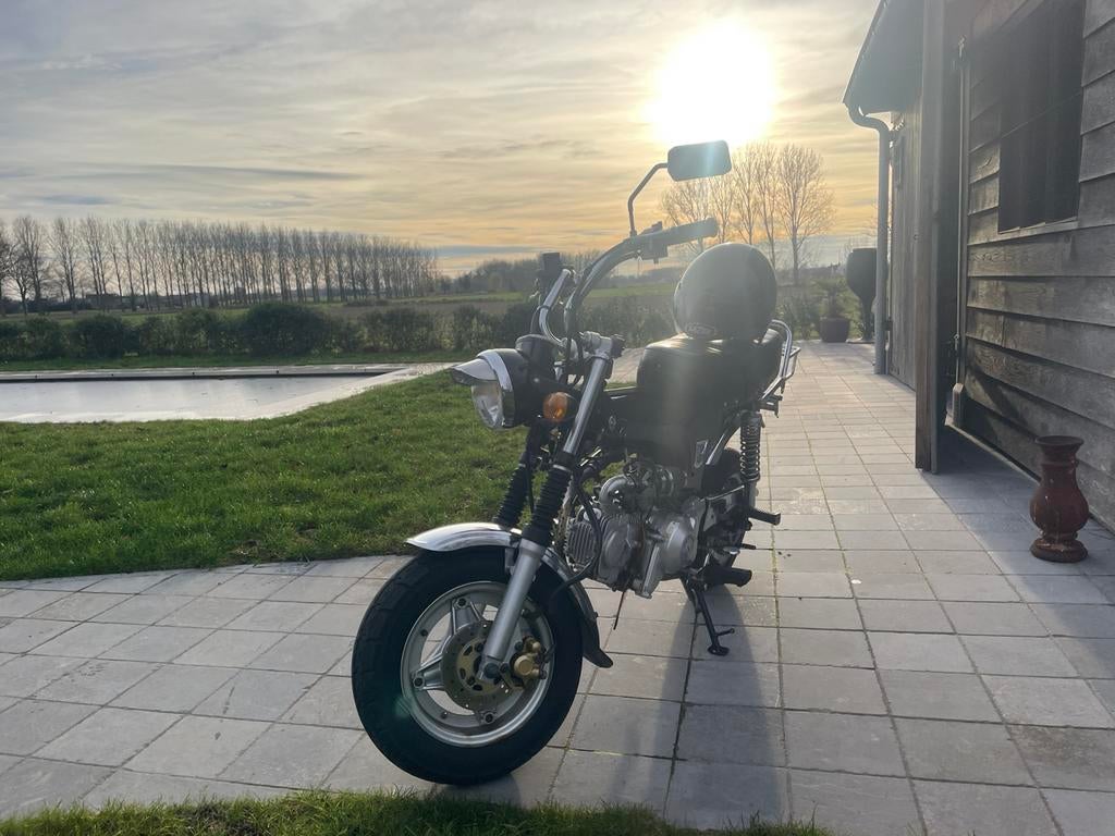 Skyteam 125cc, Motoren, 2 cilinders, Motorrijbewijs A, Particulier, 125 cc