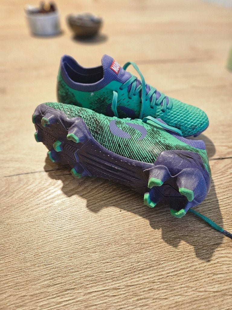 Voetbalschoenen kind maat 30 of goed bod, Sport en Fitness, Voetbal, Ophalen, Gebruikt, Schoenen