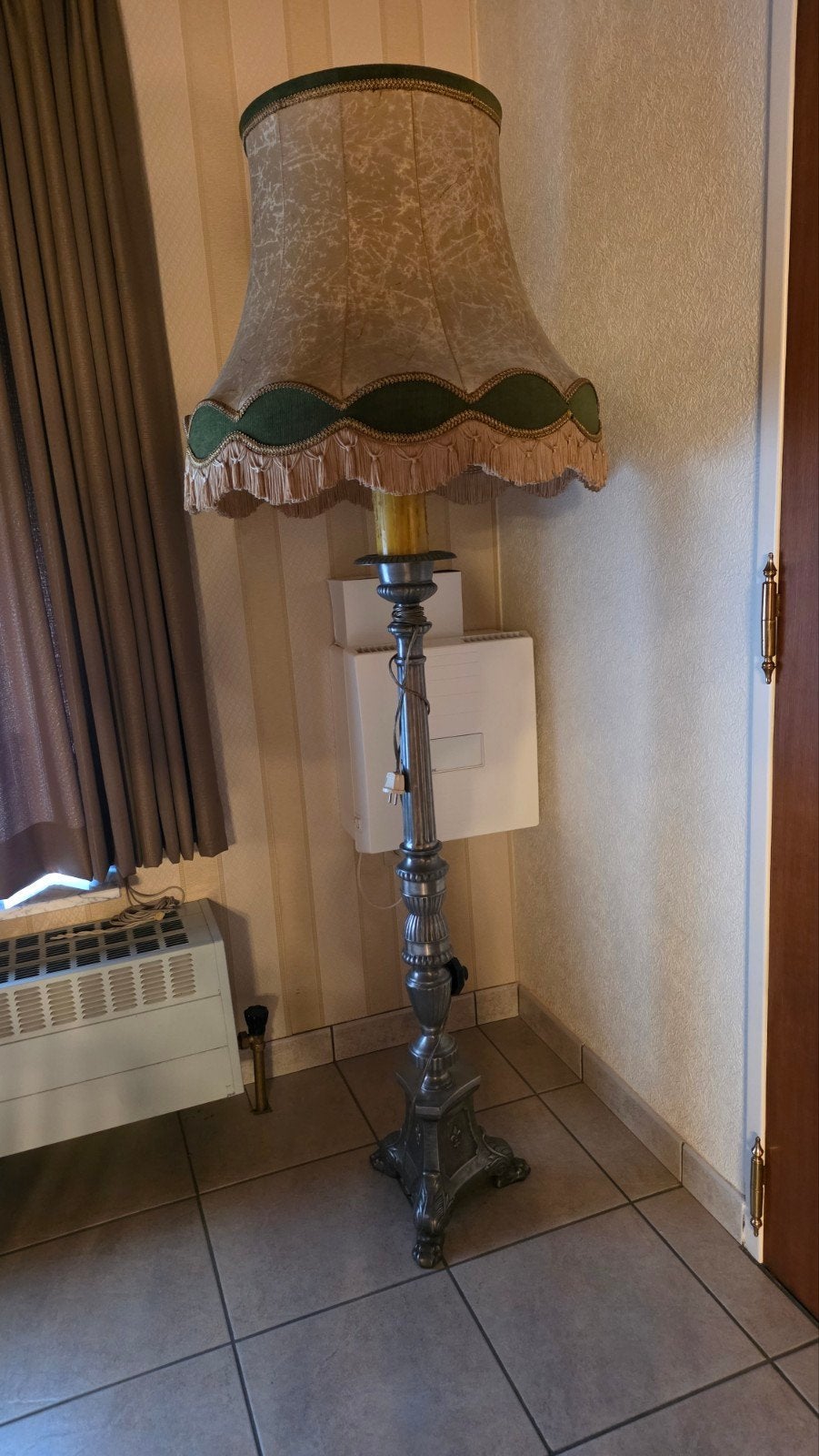 Tinnen staande lamp., Ophalen