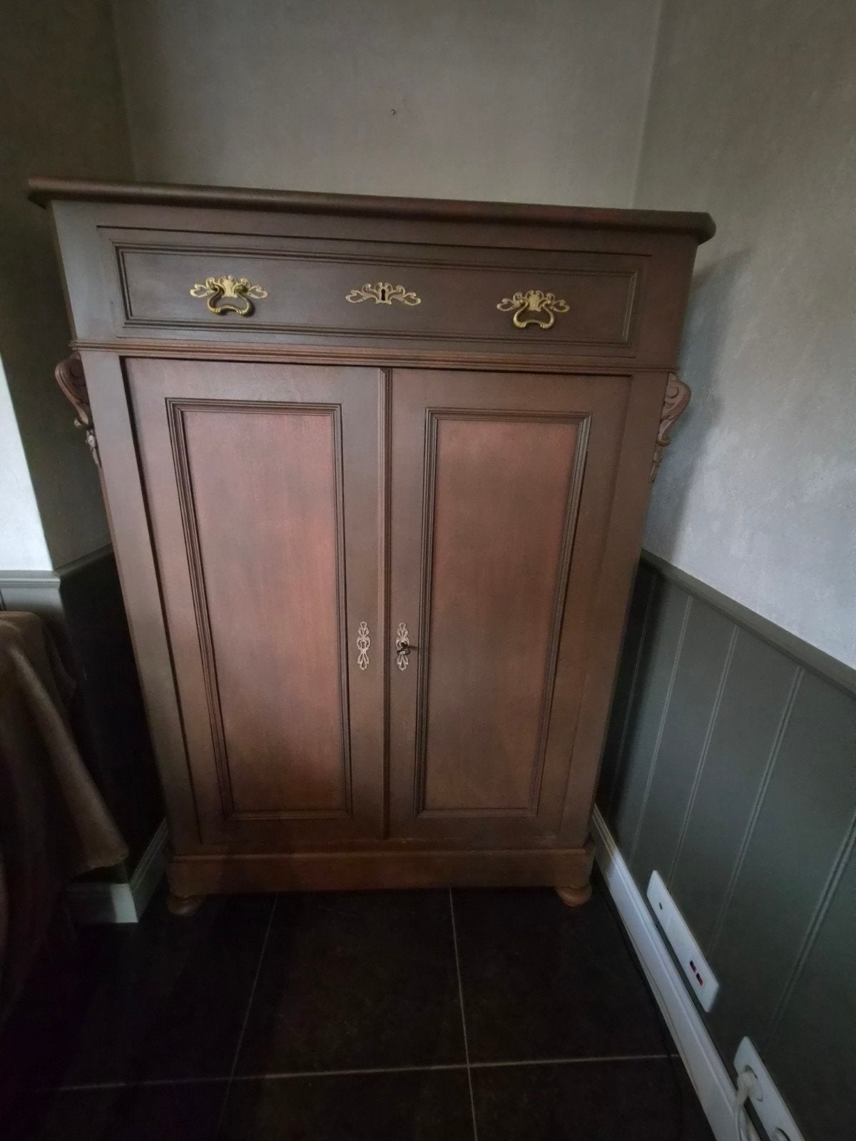 Antieke kast, Ophalen