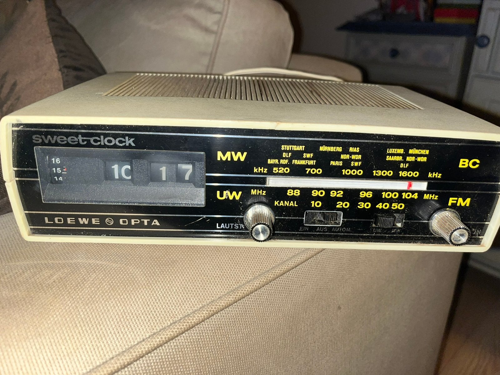 Retro wekkerradio loewe opta, Antiek en Kunst, Ophalen of Verzenden