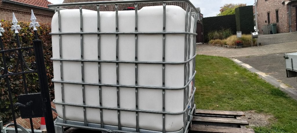 conteneur IBC avec robinet sur palette en fer, Bricolage & Construction, Enlèvement