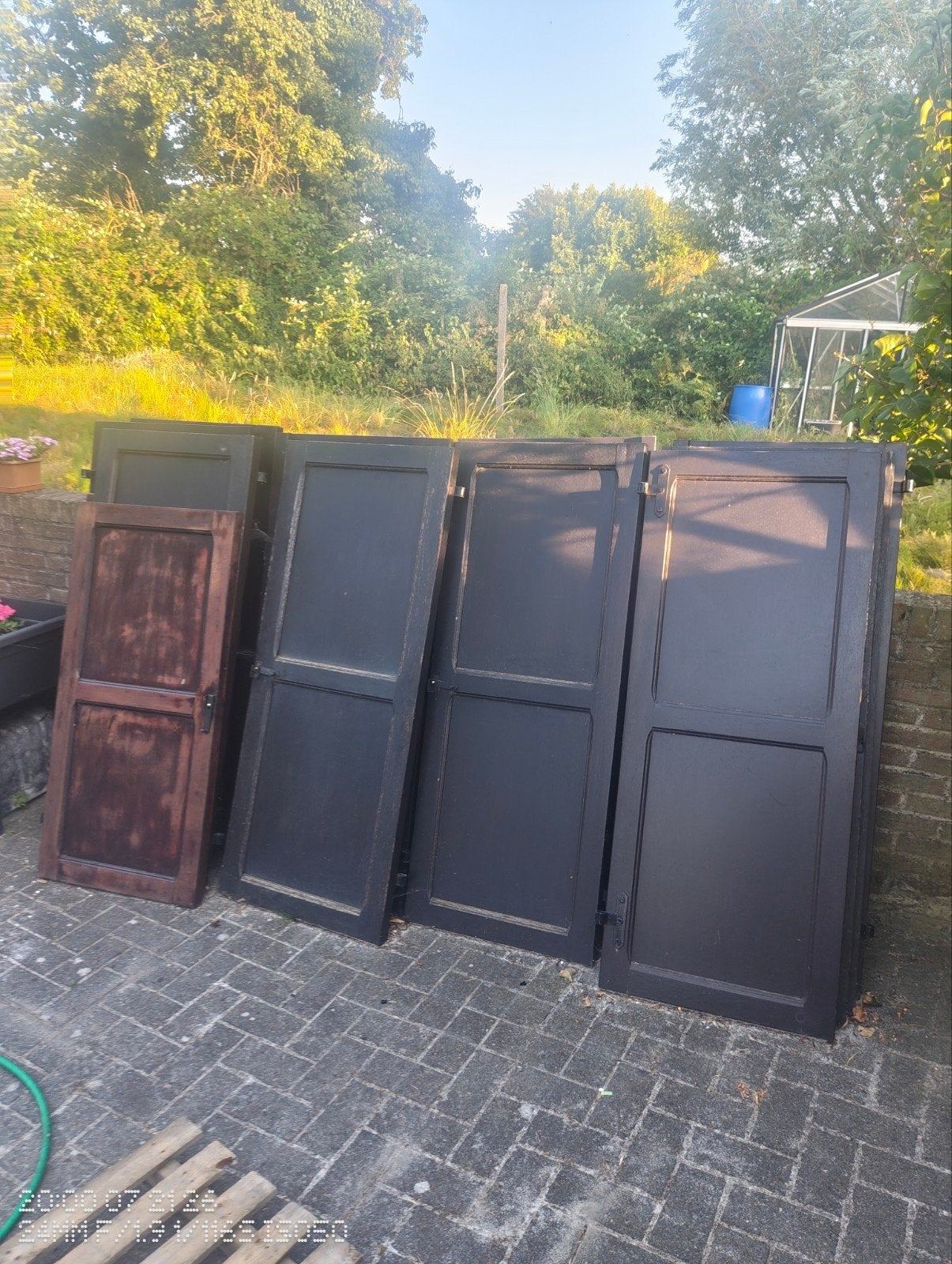 Hardhoud raamluiken | 2 kleine en 10 groote, Ophalen