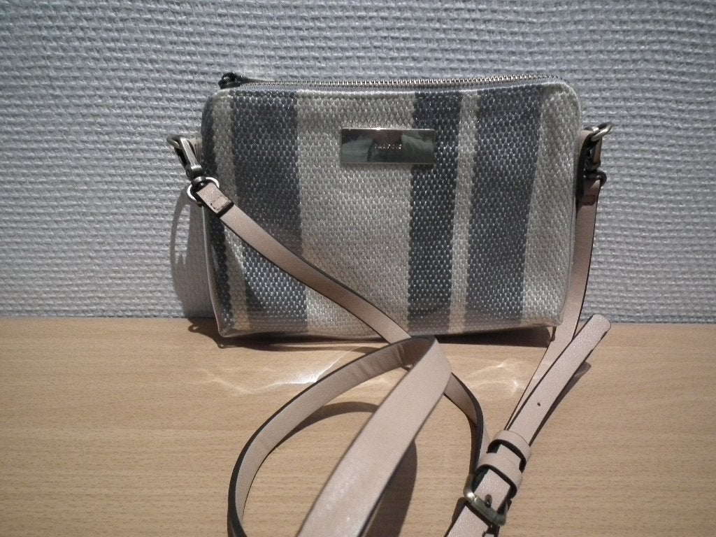 Sac avec fermeture zippée,  pour femme (Parfois), Bijoux, Sacs & Beauté, Envoi, Utilisé, Autres couleurs, Sac à bandoulière
