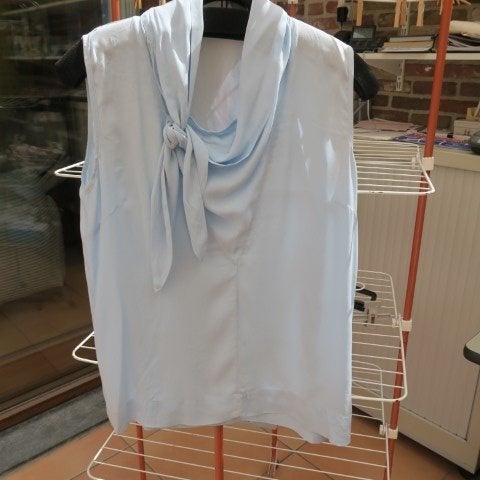 Blouse zijde lichtblauw detail hals Solochiara mt 42, Blauw, Solochiara, Maat 42/44 (L), Ophalen of Verzenden